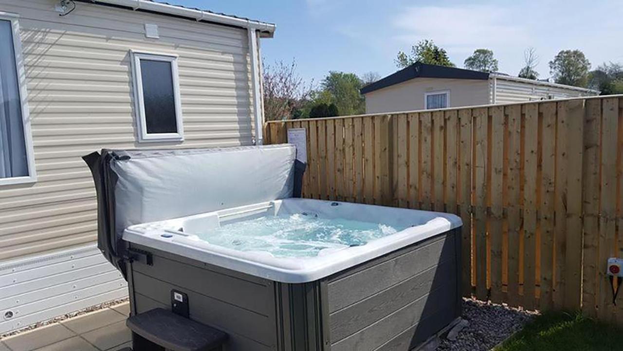 Campsie Glen Holiday Park Fintry Номер фото