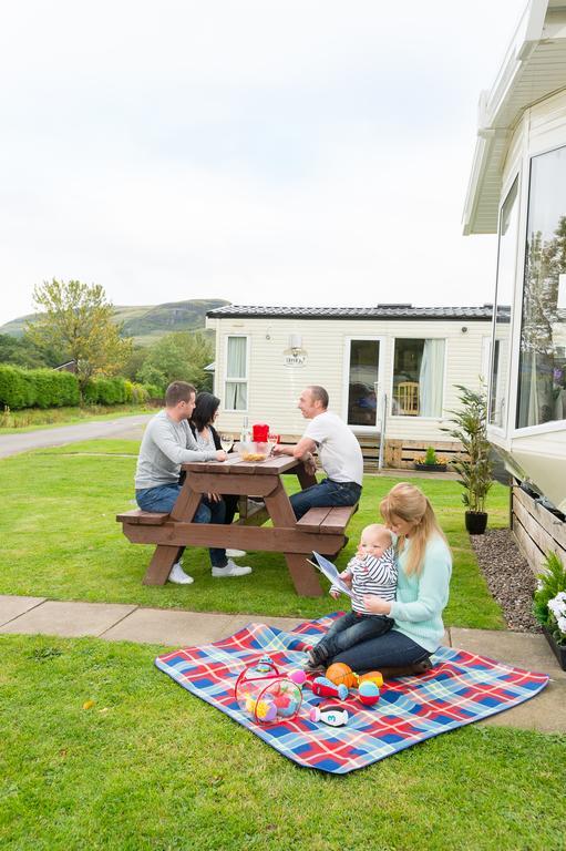 Campsie Glen Holiday Park Fintry Экстерьер фото