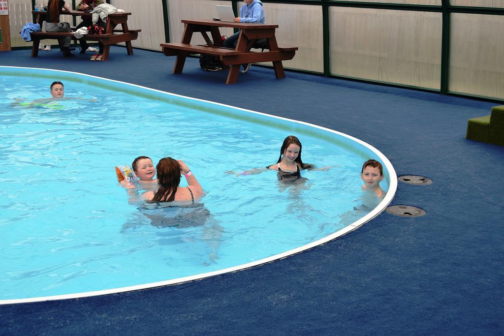 Campsie Glen Holiday Park Fintry Экстерьер фото